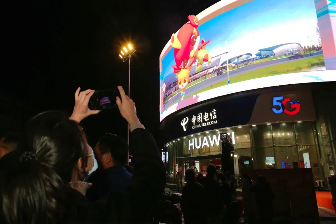 户外裸眼3D广告屏的全息影像视频如何制作的，国内能制作裸眼3D视频的公司有哪些