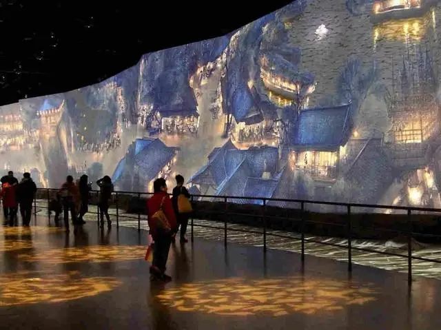 全息投影融入博物馆，打造身临其境的沉浸式历史体验