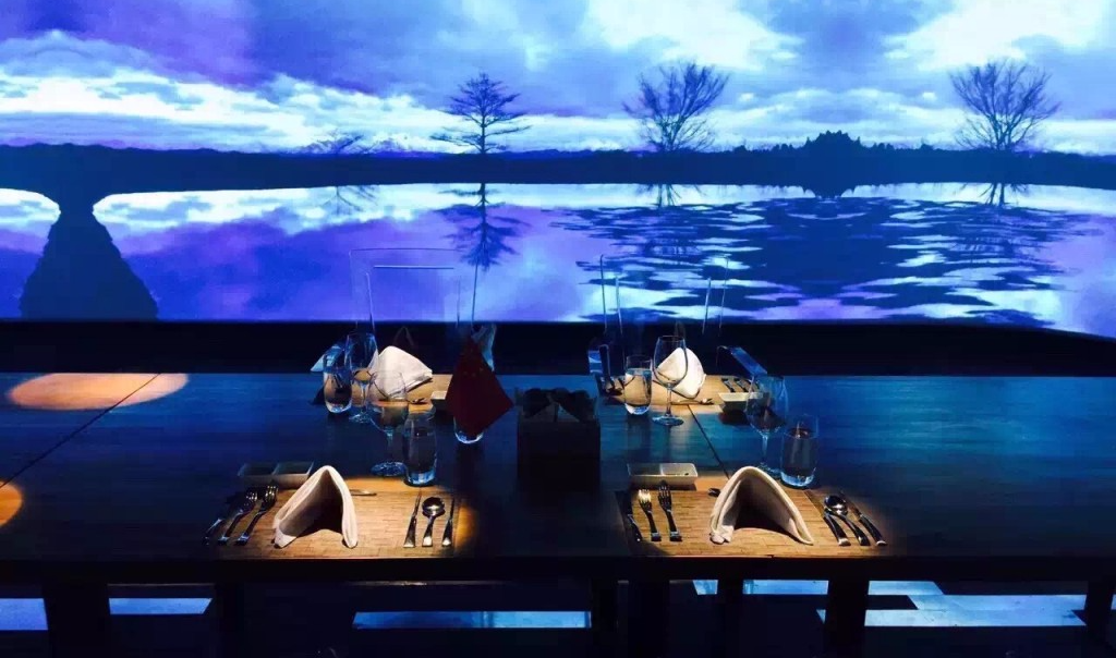 颠覆传统用餐体验，如何打造沉浸式全息光影餐厅？